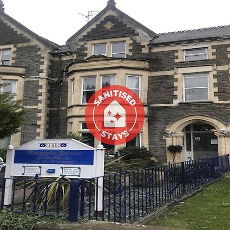 OYO Maggie Jones Guest House Cardiff Esterno foto