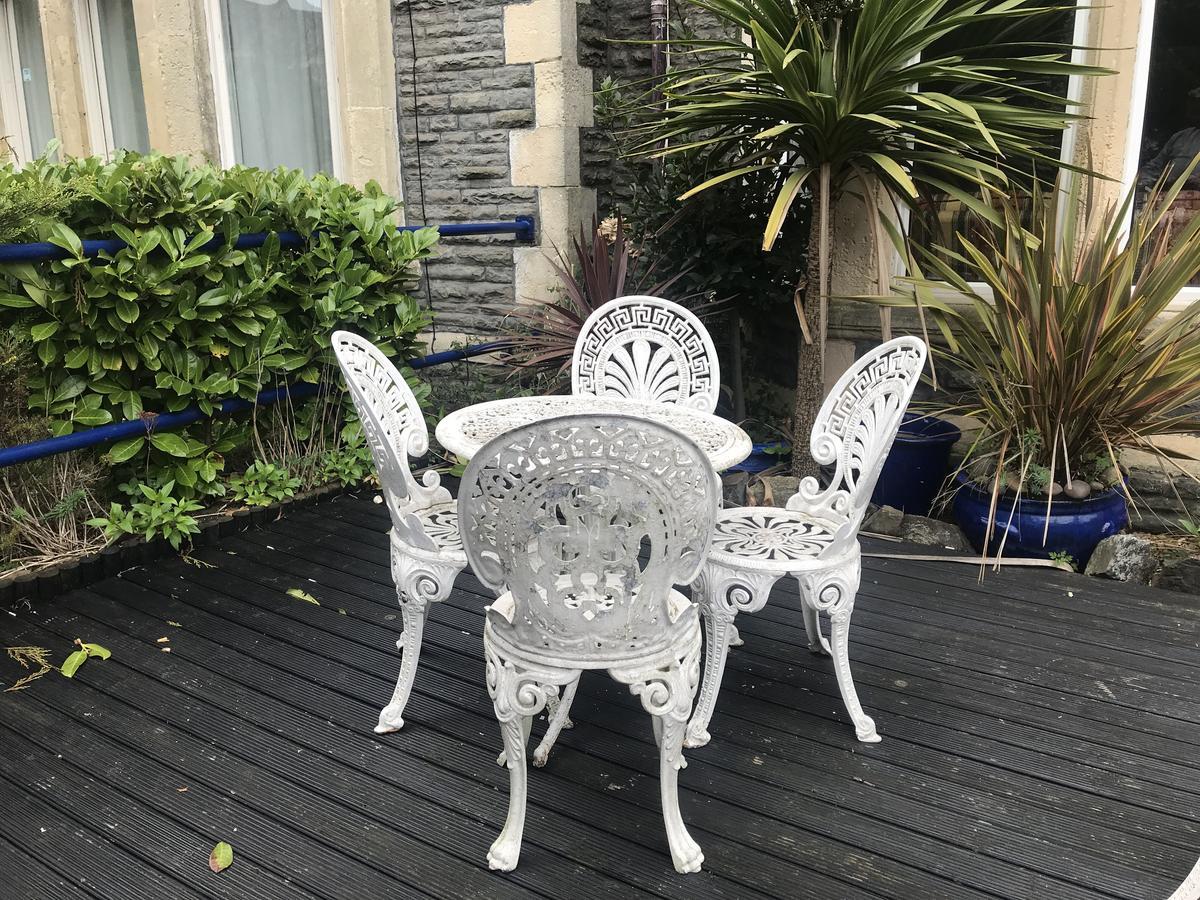 OYO Maggie Jones Guest House Cardiff Esterno foto