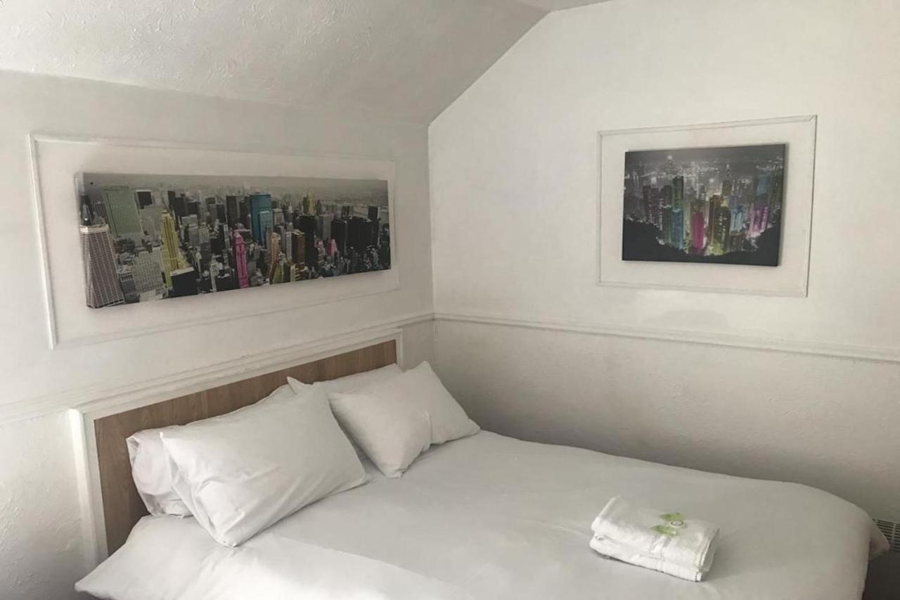 OYO Maggie Jones Guest House Cardiff Esterno foto